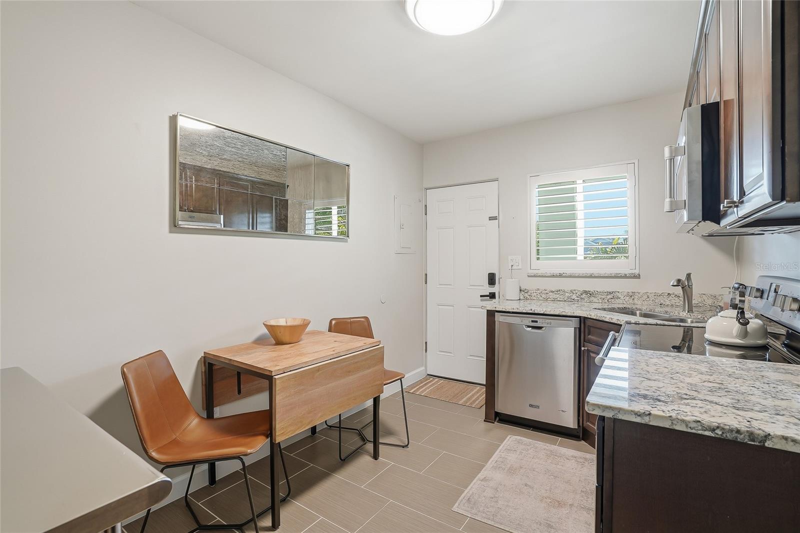 DUNBAR THE CONDO - Residential