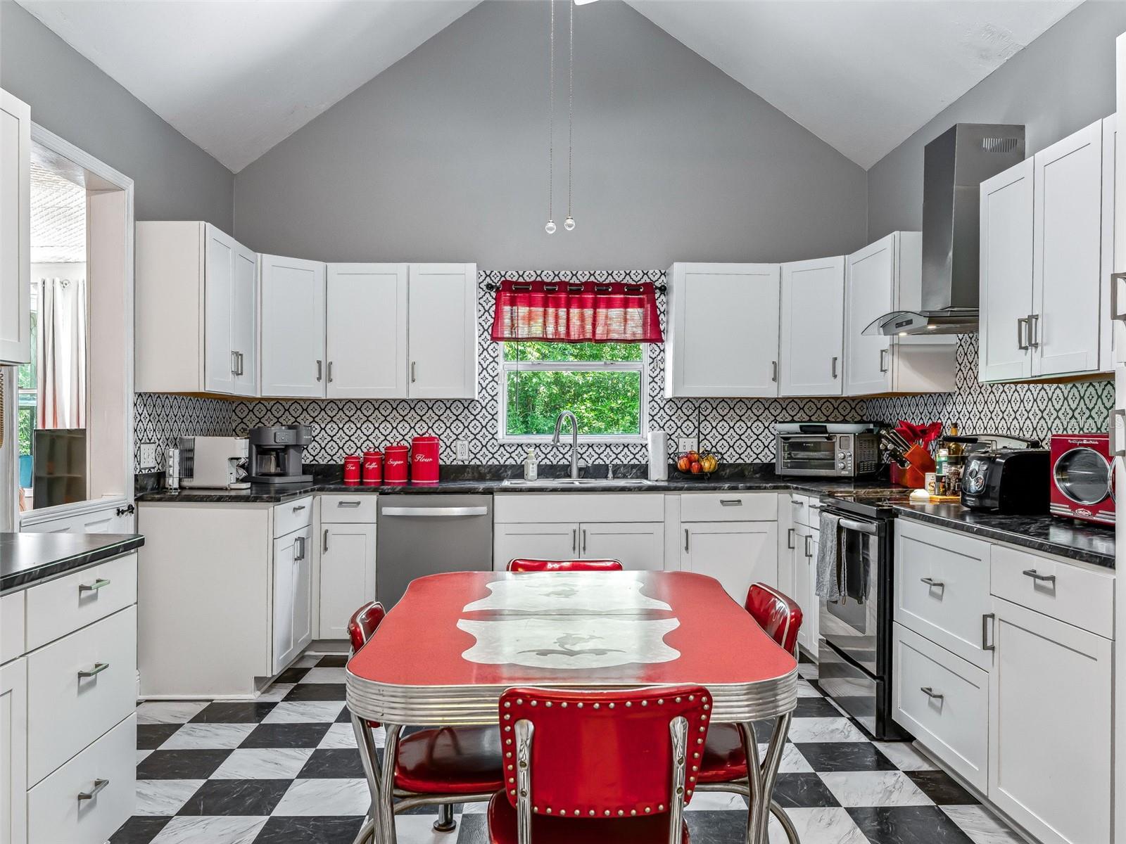 FRUITLAND PARK - Residential