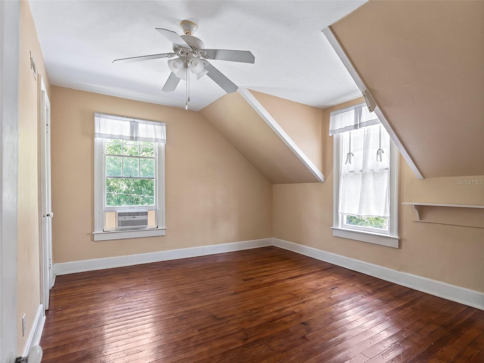 FRUITLAND PARK - Residential