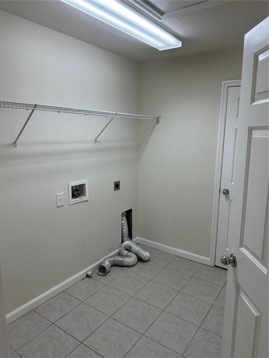 SADDLE CREEK PH 01 - Residential Lease