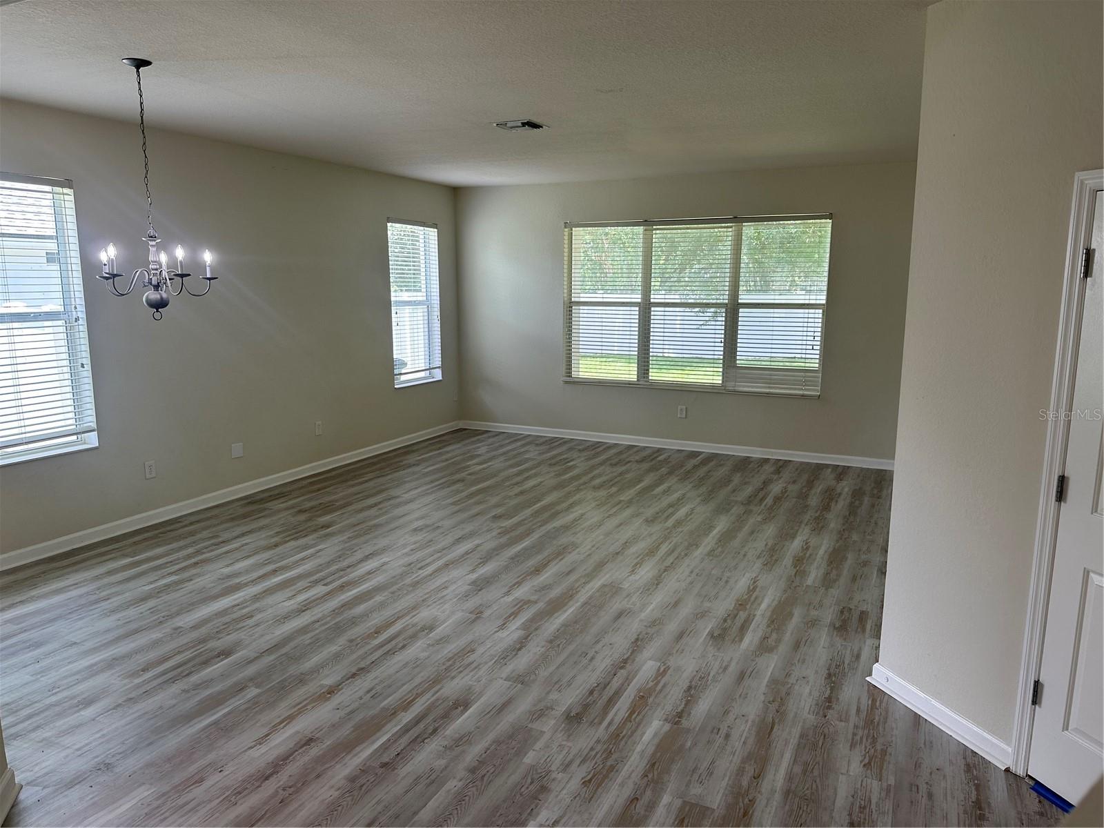 SADDLE CREEK PH 01 - Residential Lease
