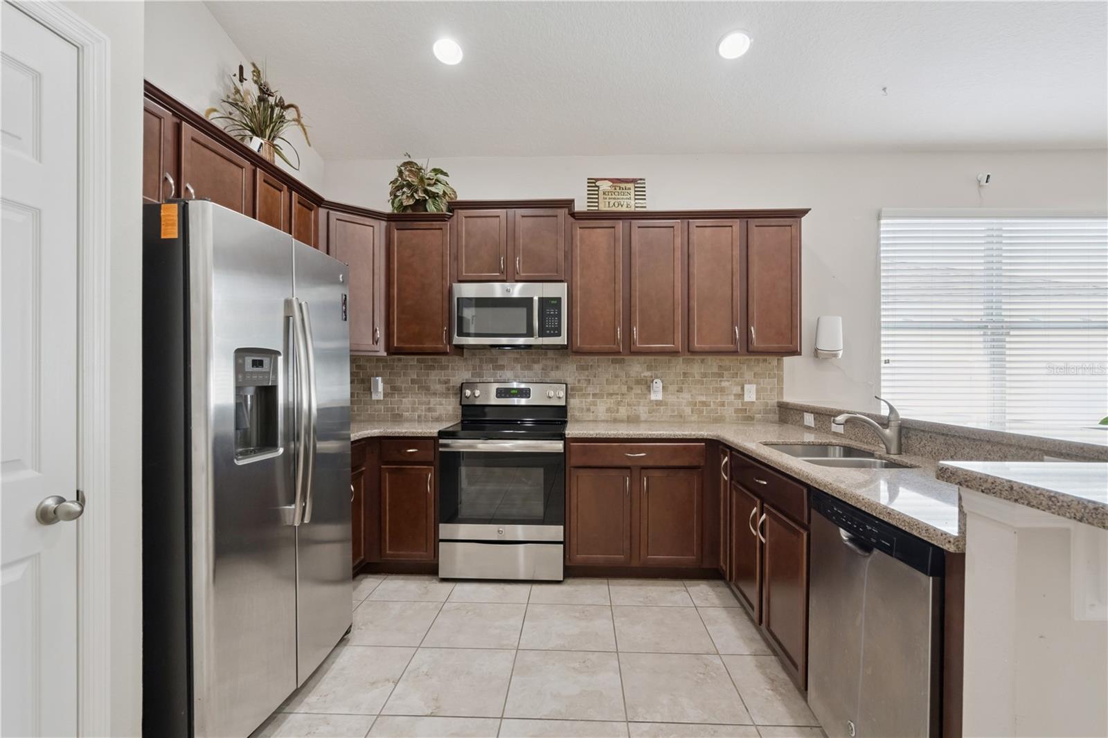 EAGLE POINTE ESTATES PH II - Residential