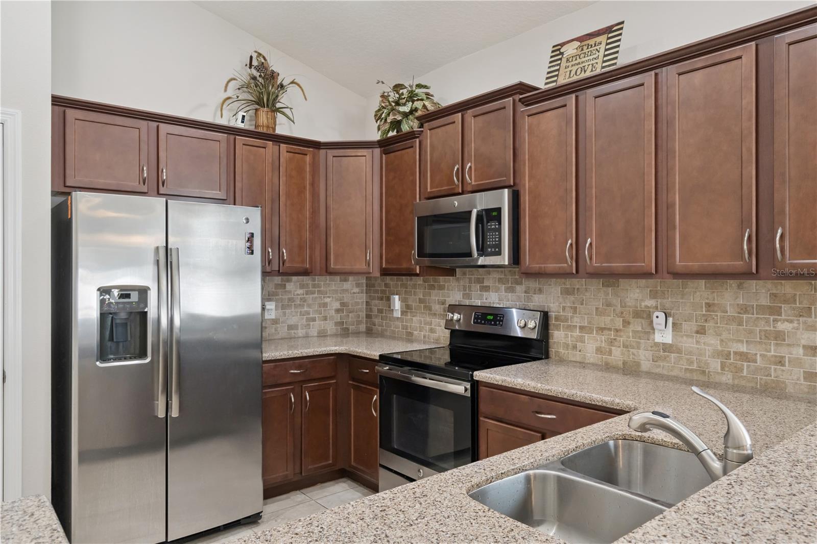 EAGLE POINTE ESTATES PH II - Residential