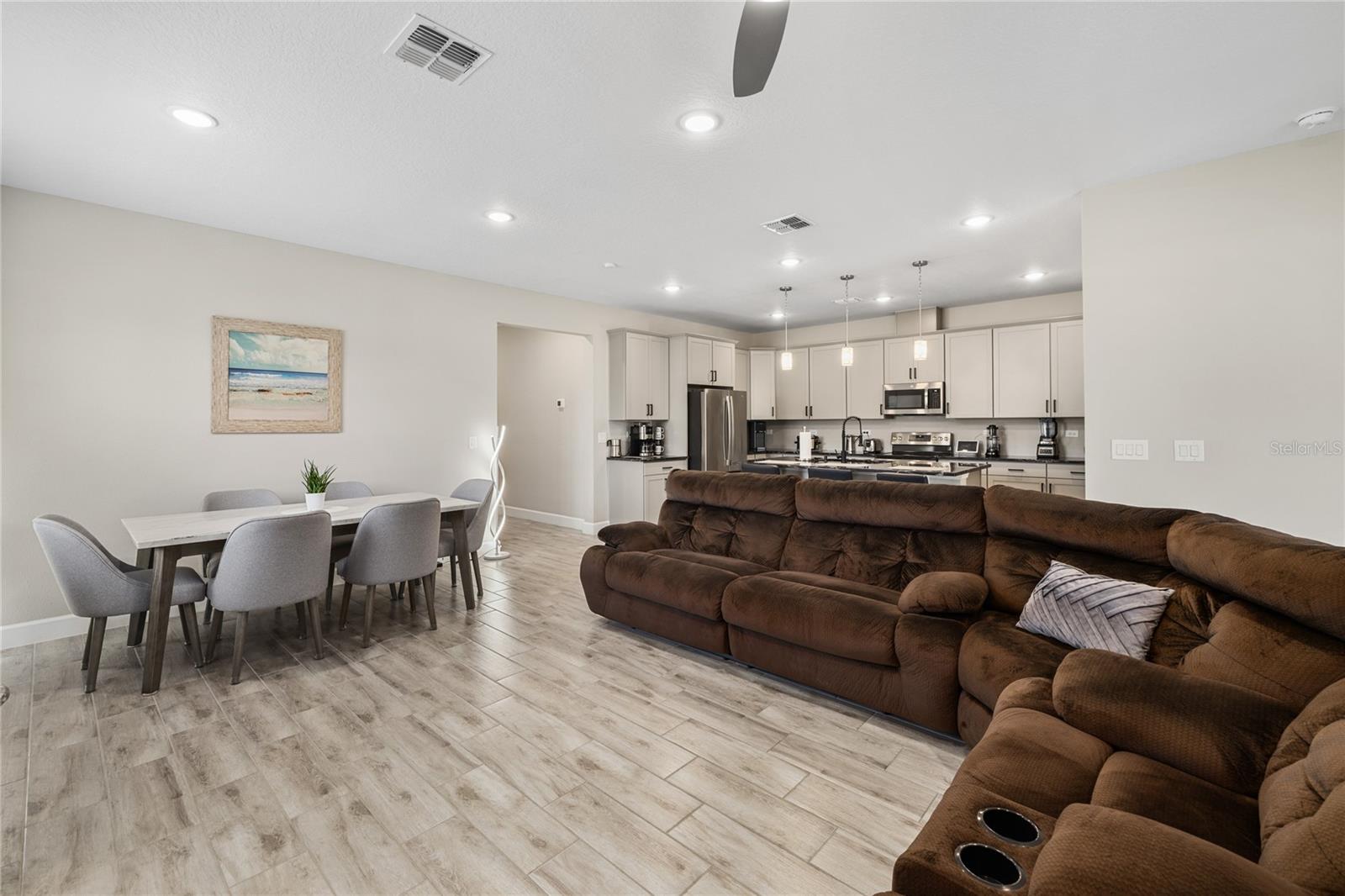 SEASONS/RIVER CHASE - Residential