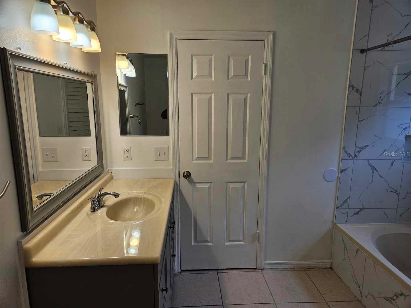 ARBOR RIDGE NORTH - Residential