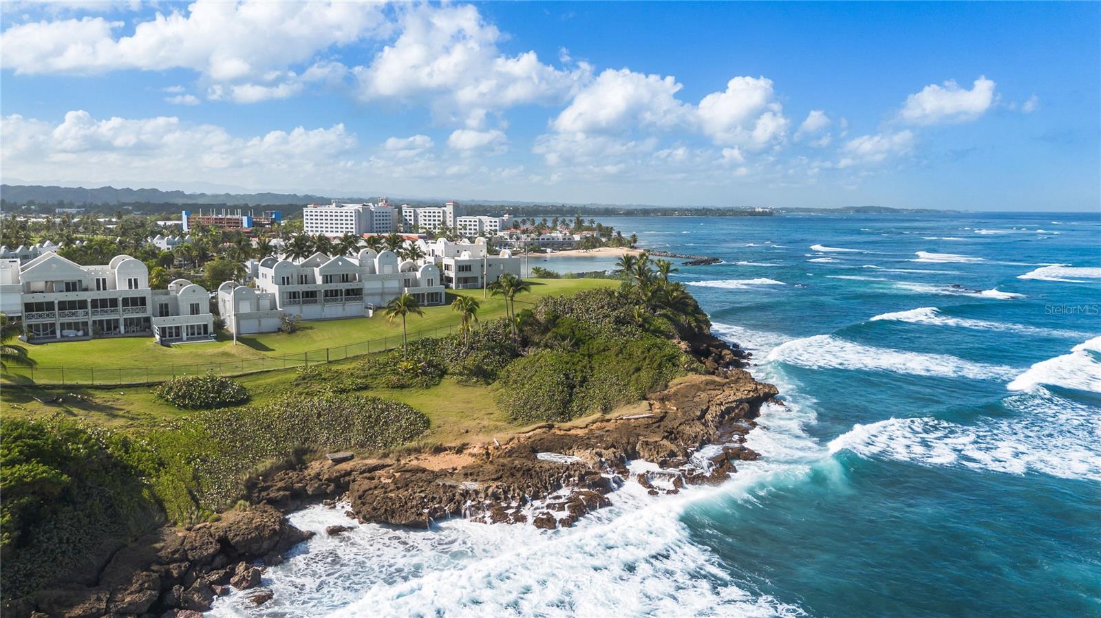 CONDOMINIO COSTA DORADA - Residential