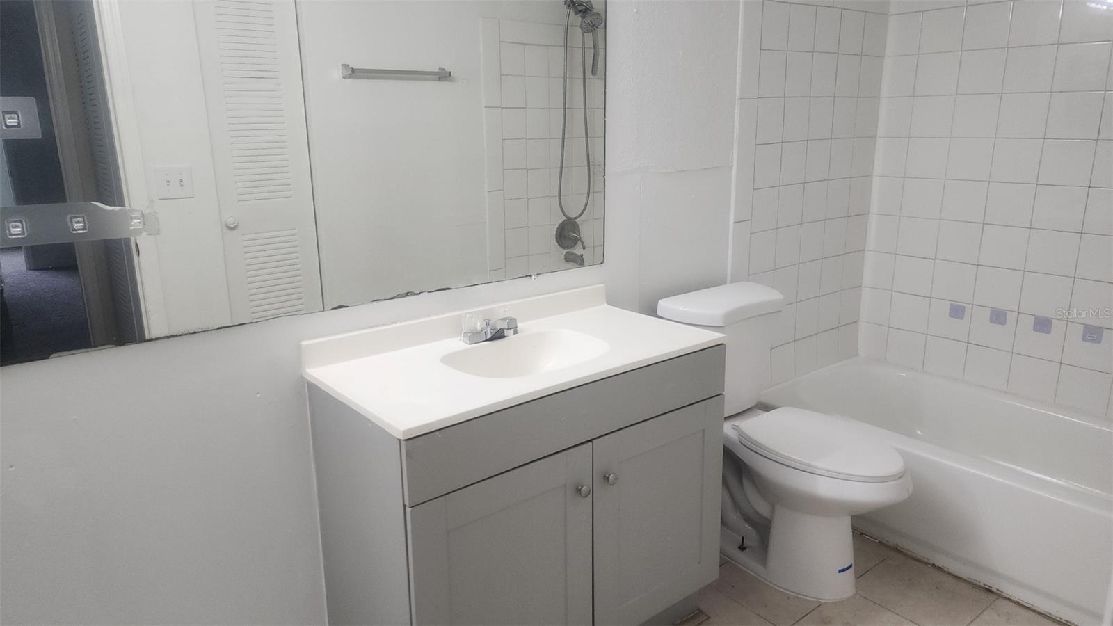 VENETIAN PLACE - Residential Lease