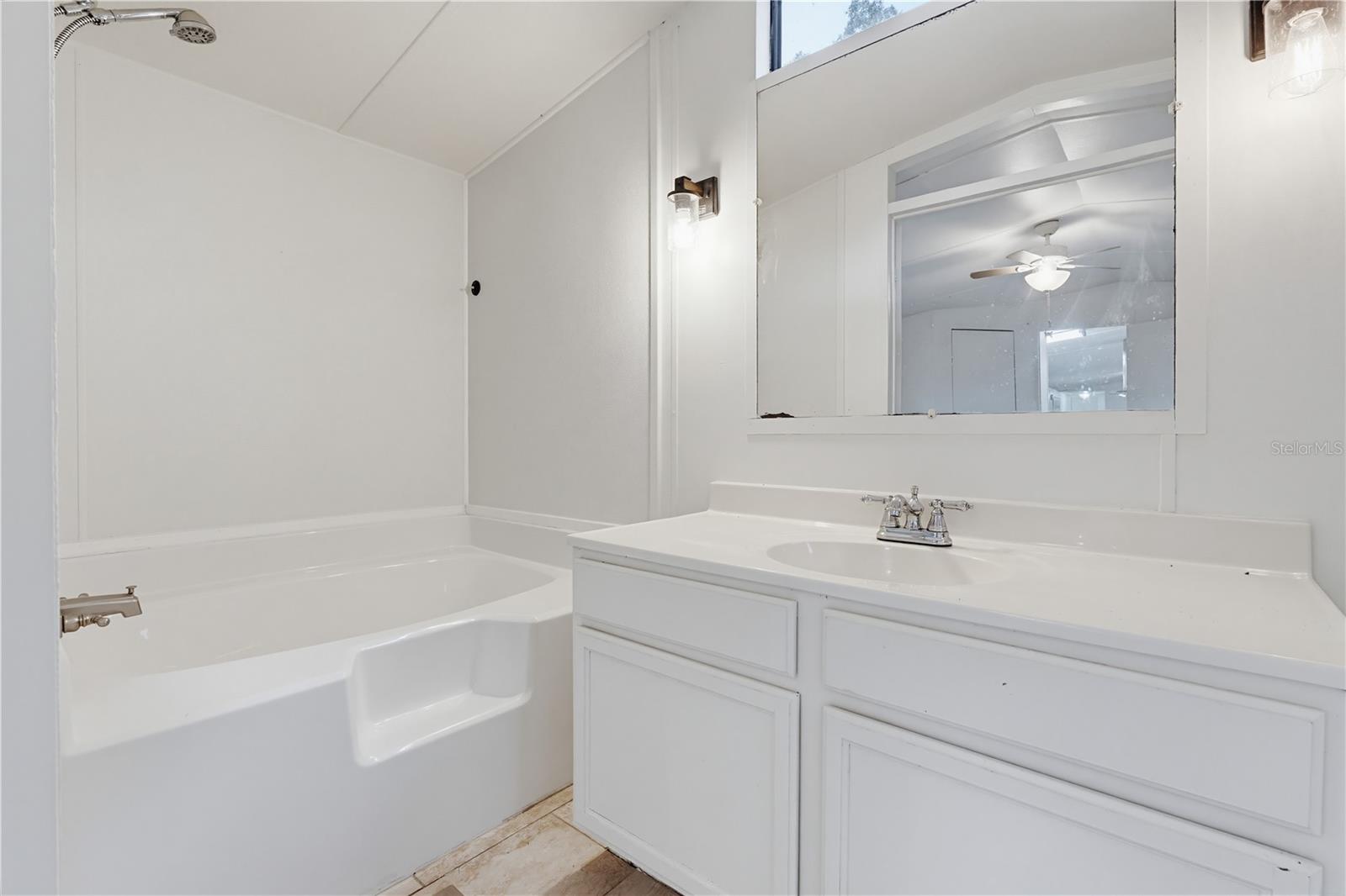 CROOM A COOCHEE ESTATES - Residential