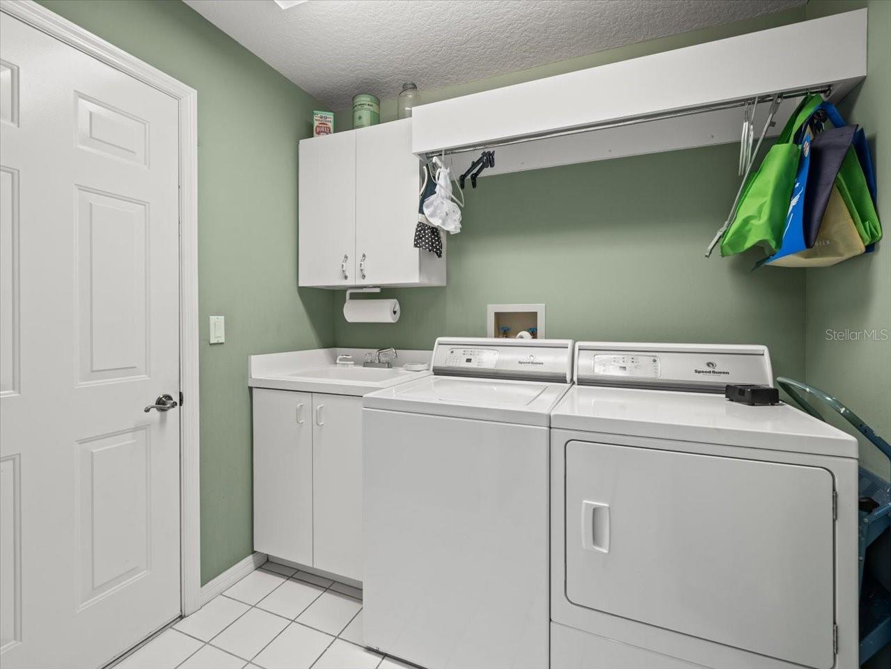 GLEN LAKES - Residential