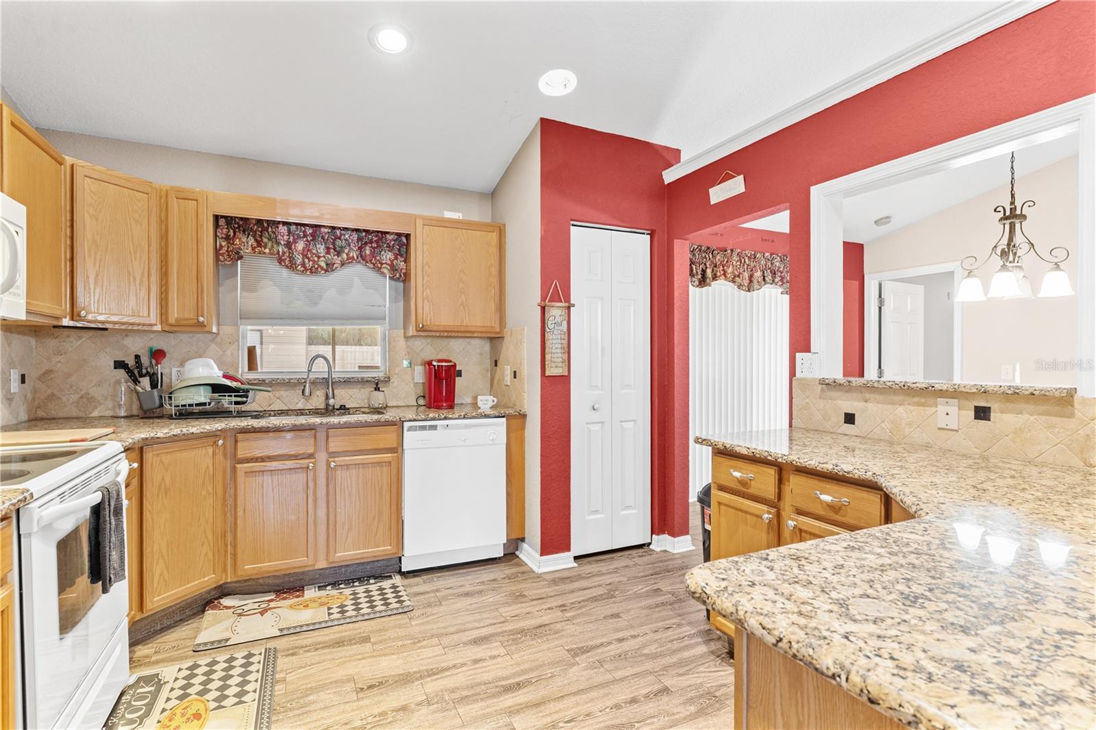 LEESBURG WATERS EDGE SUB - Residential