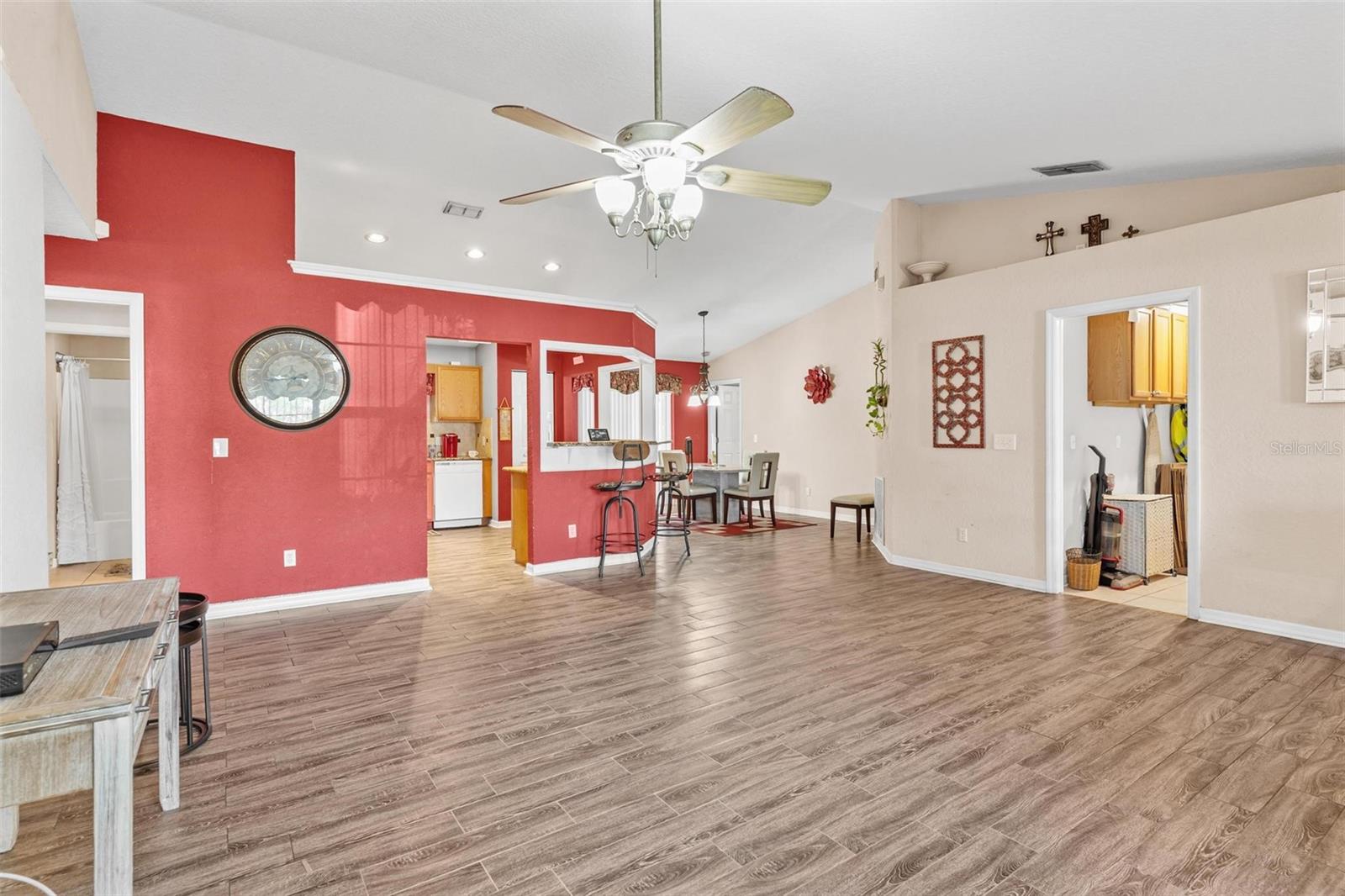 LEESBURG WATERS EDGE SUB - Residential