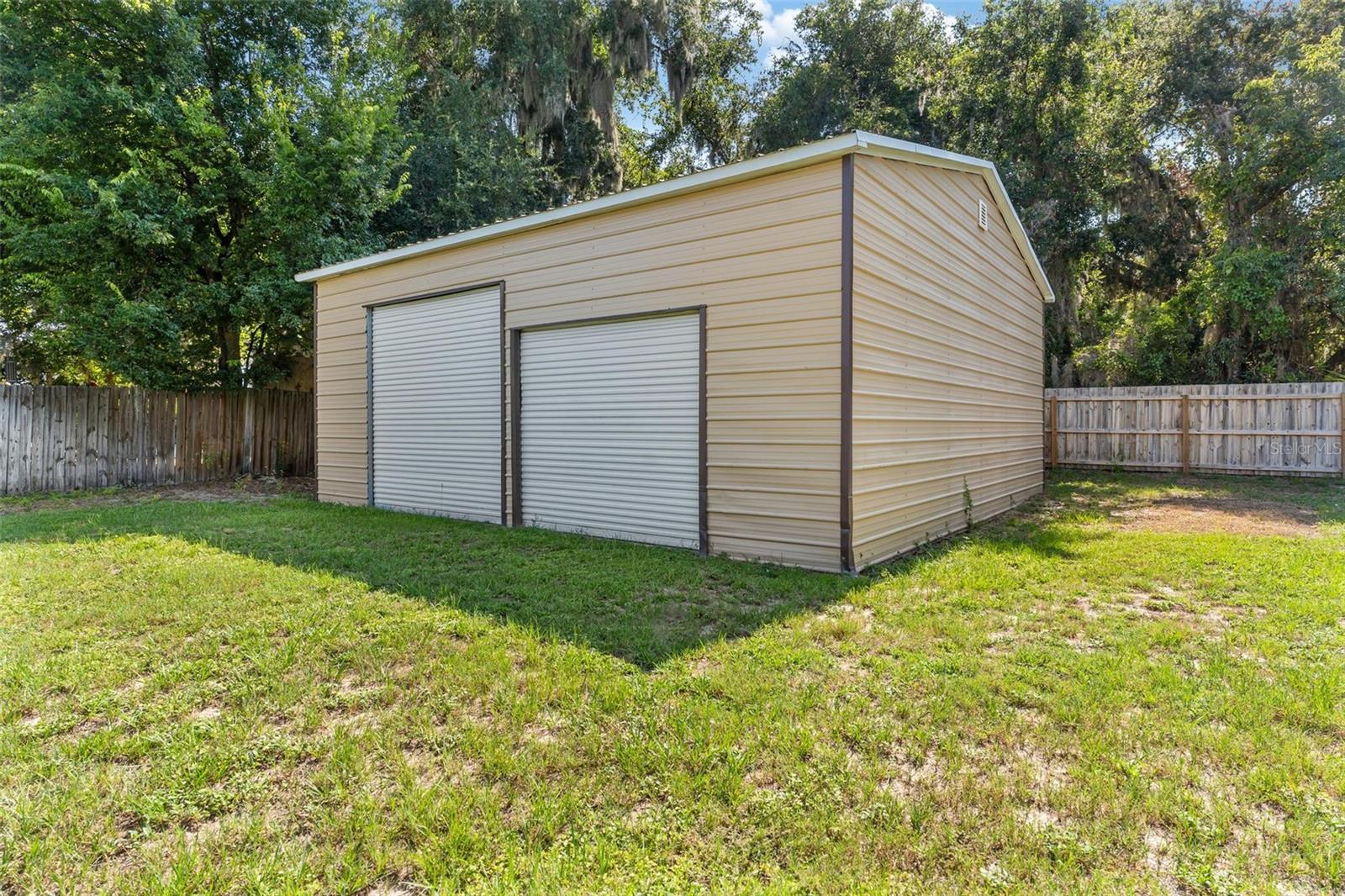 LEESBURG WATERS EDGE SUB - Residential