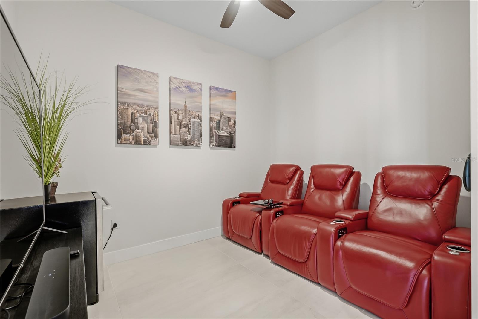 SALTAIRE ST PETERSBURG - Residential Lease