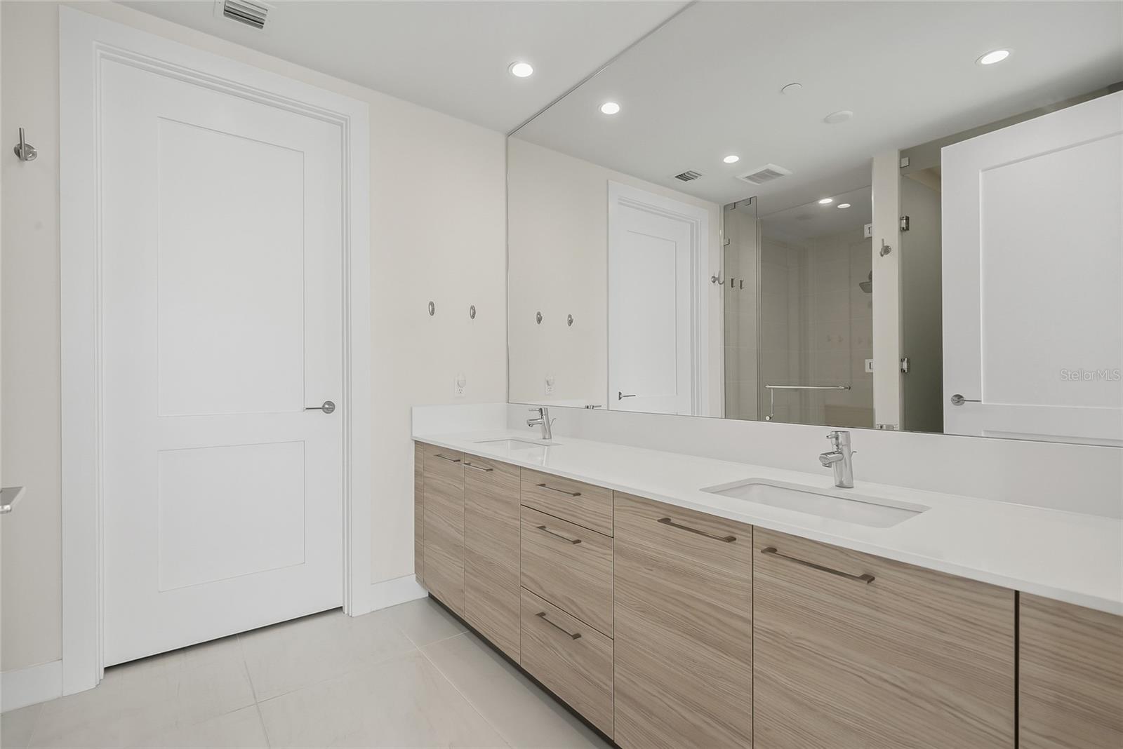 SALTAIRE ST PETERSBURG - Residential Lease