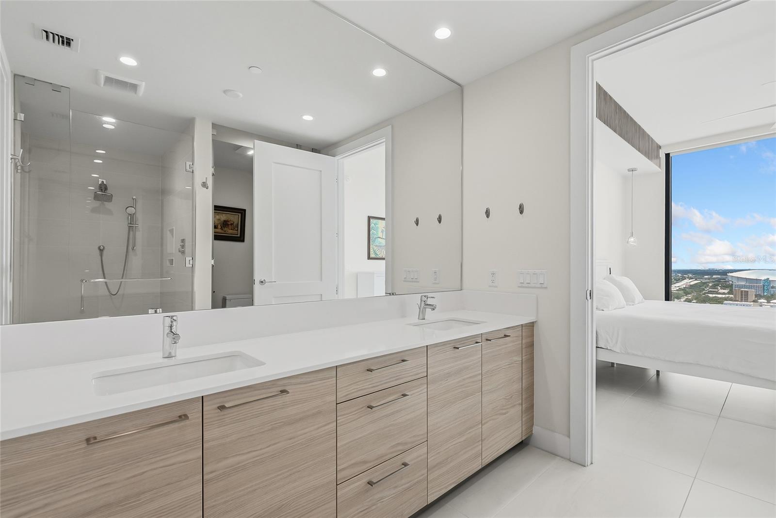 SALTAIRE ST PETERSBURG - Residential Lease