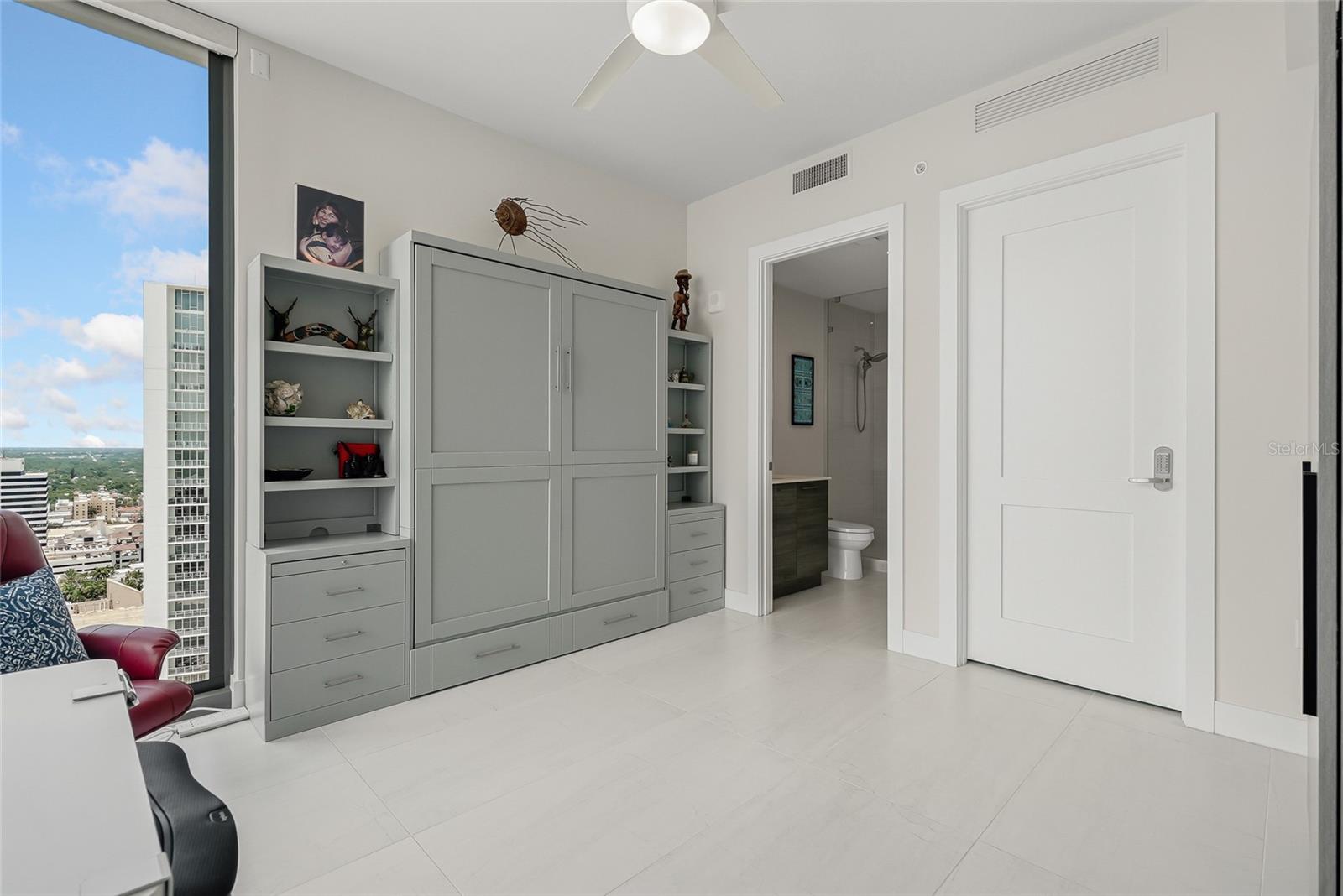 SALTAIRE ST PETERSBURG - Residential Lease