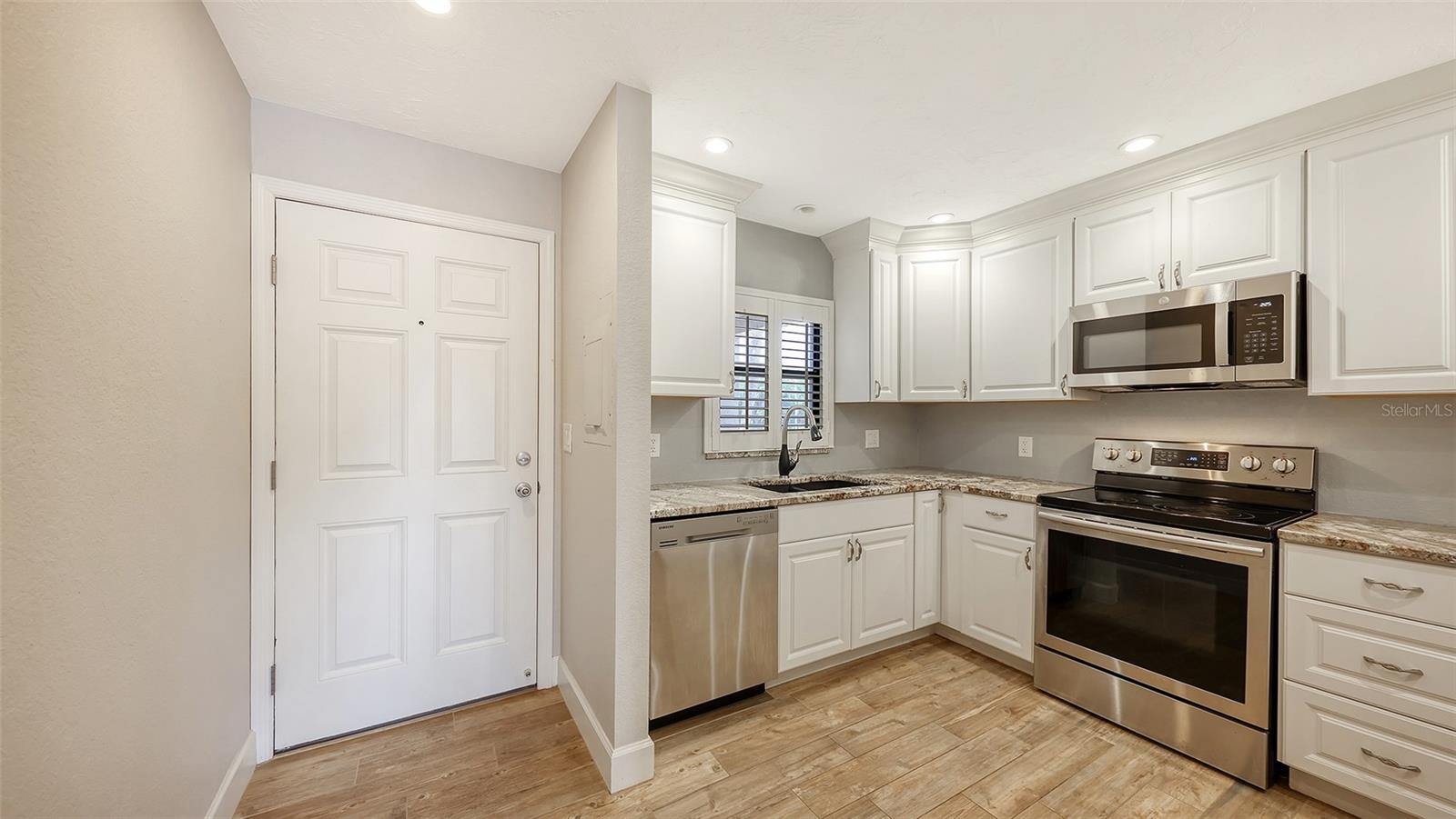 GULF GATE GARDENS - Residential