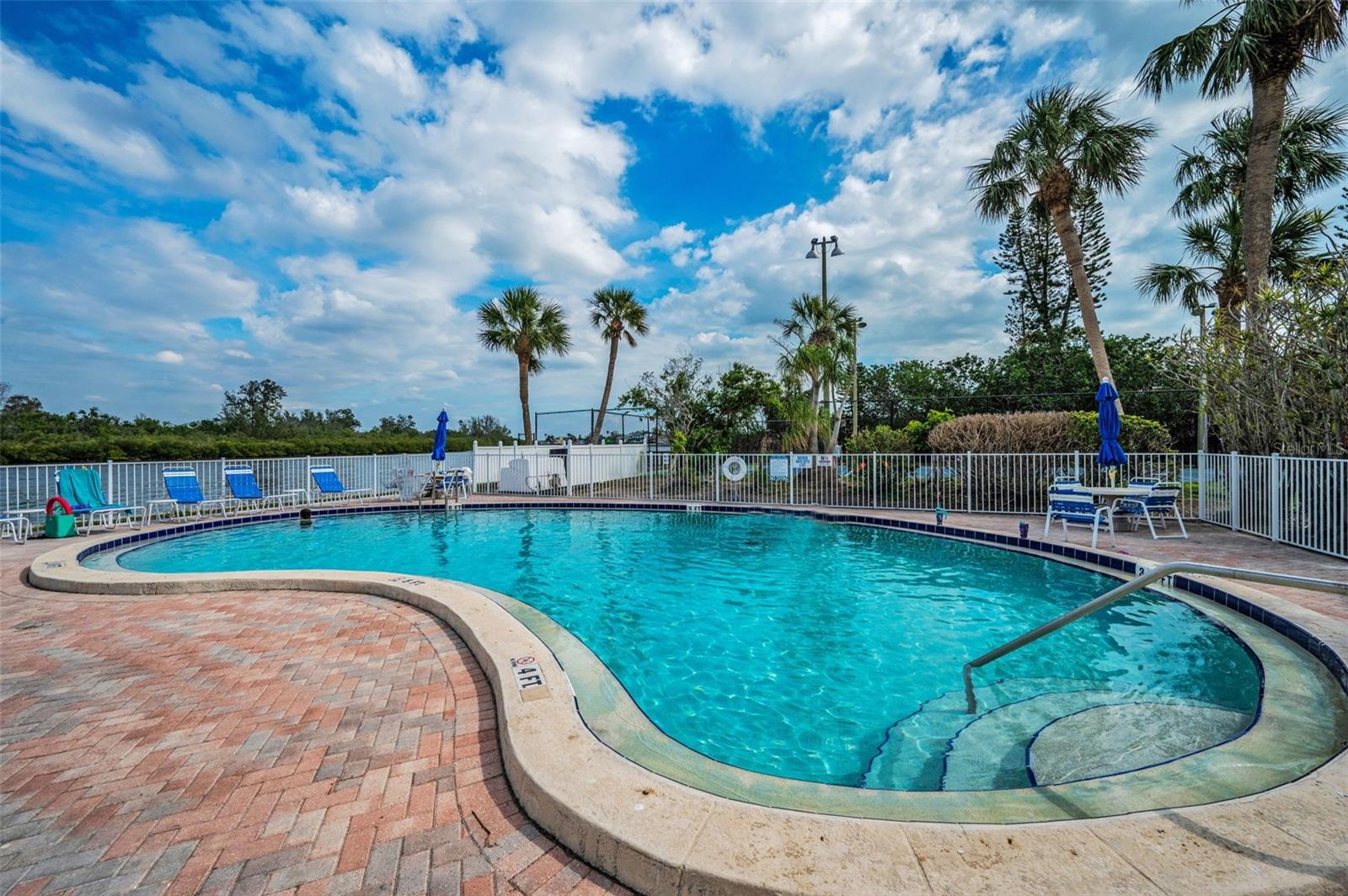 PORTSIDE CONDO - Residential
