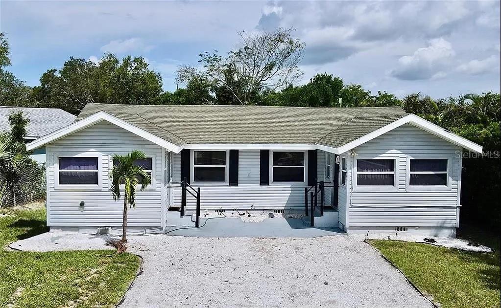 BELLEVIEW COURT - Residential