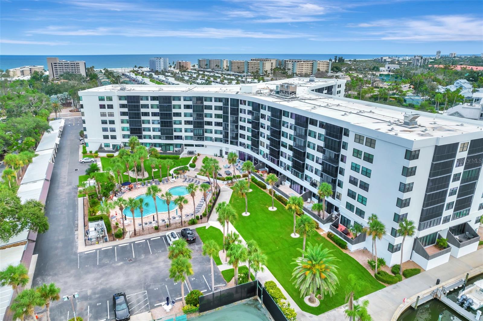 HARBOR TOWERS Y & R - Residential