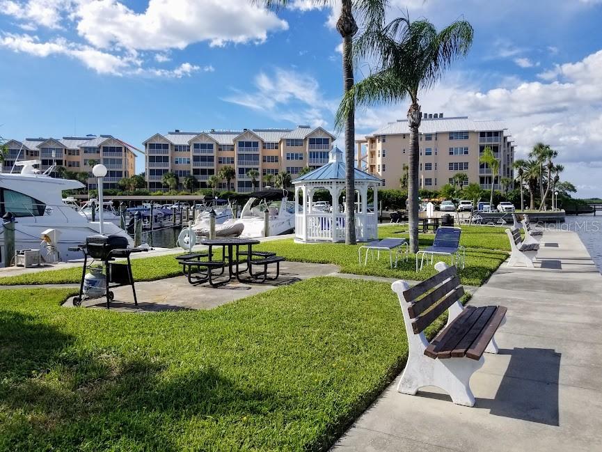 HARBOR TOWERS Y & R - Residential