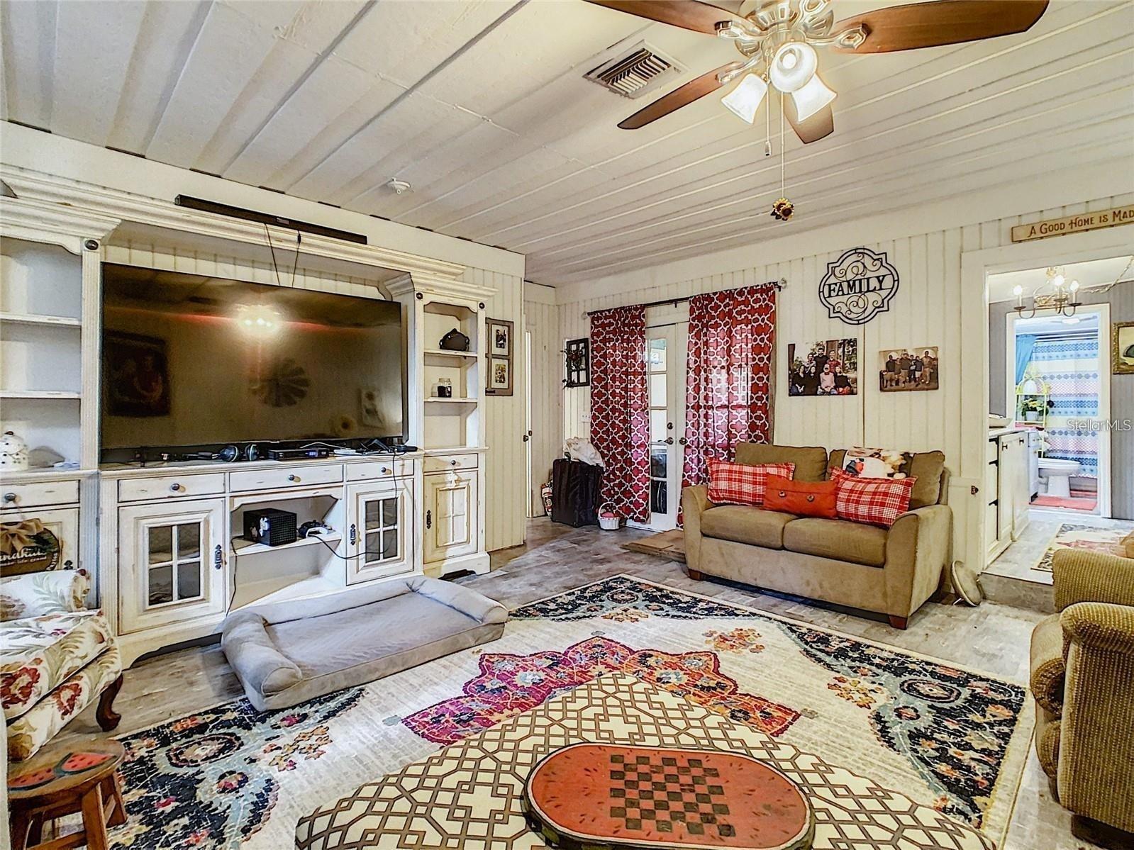 ROLANDO ESTATES - Residential
