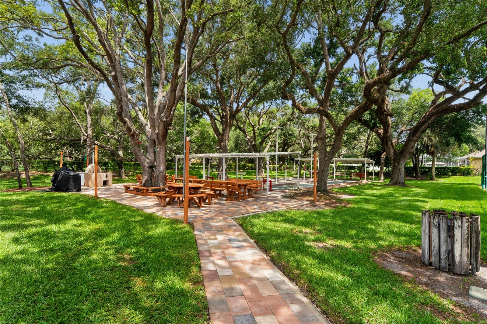 AUTUMN OAKS - Residential