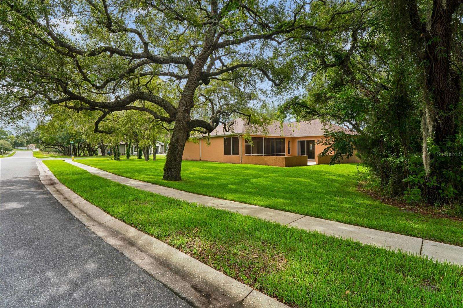 AUTUMN OAKS - Residential