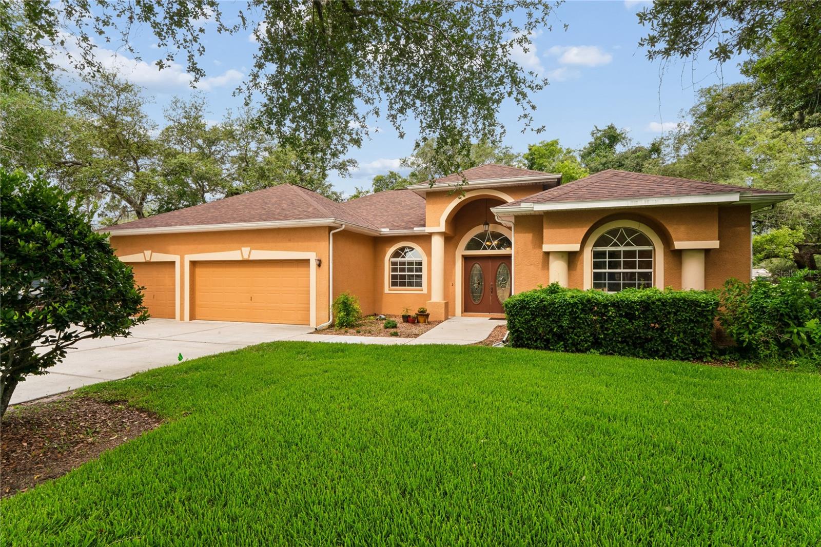 AUTUMN OAKS - Residential