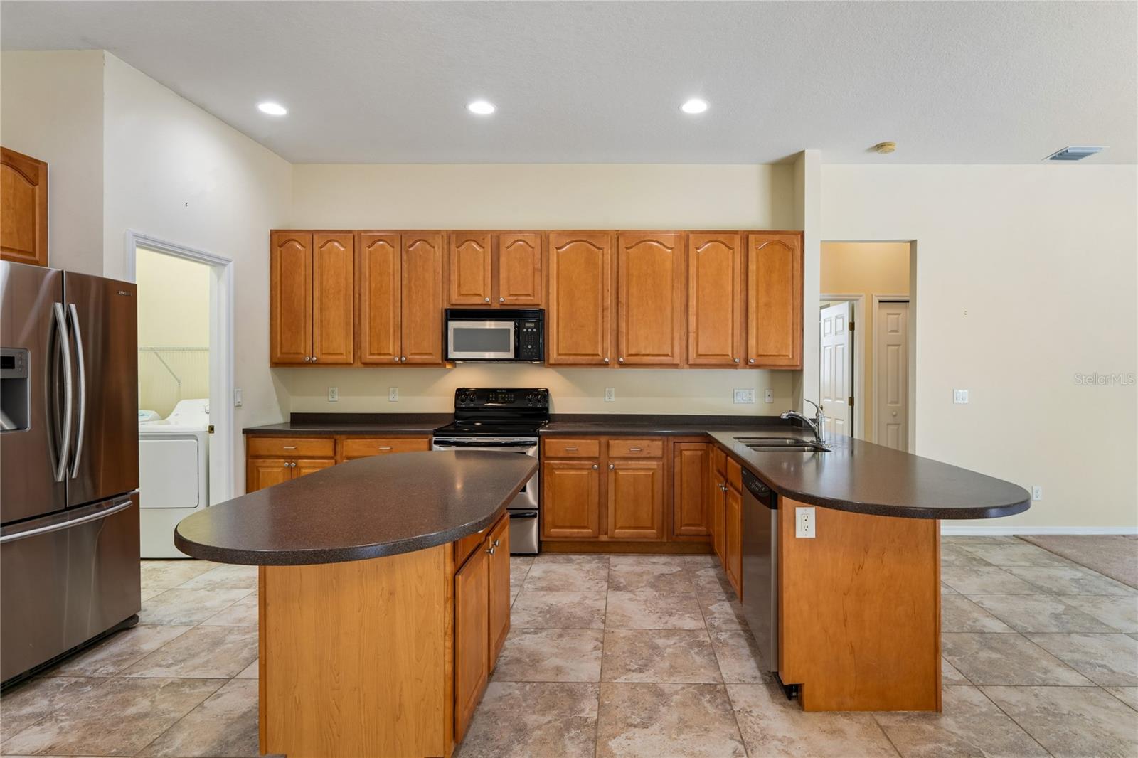 AUTUMN OAKS - Residential
