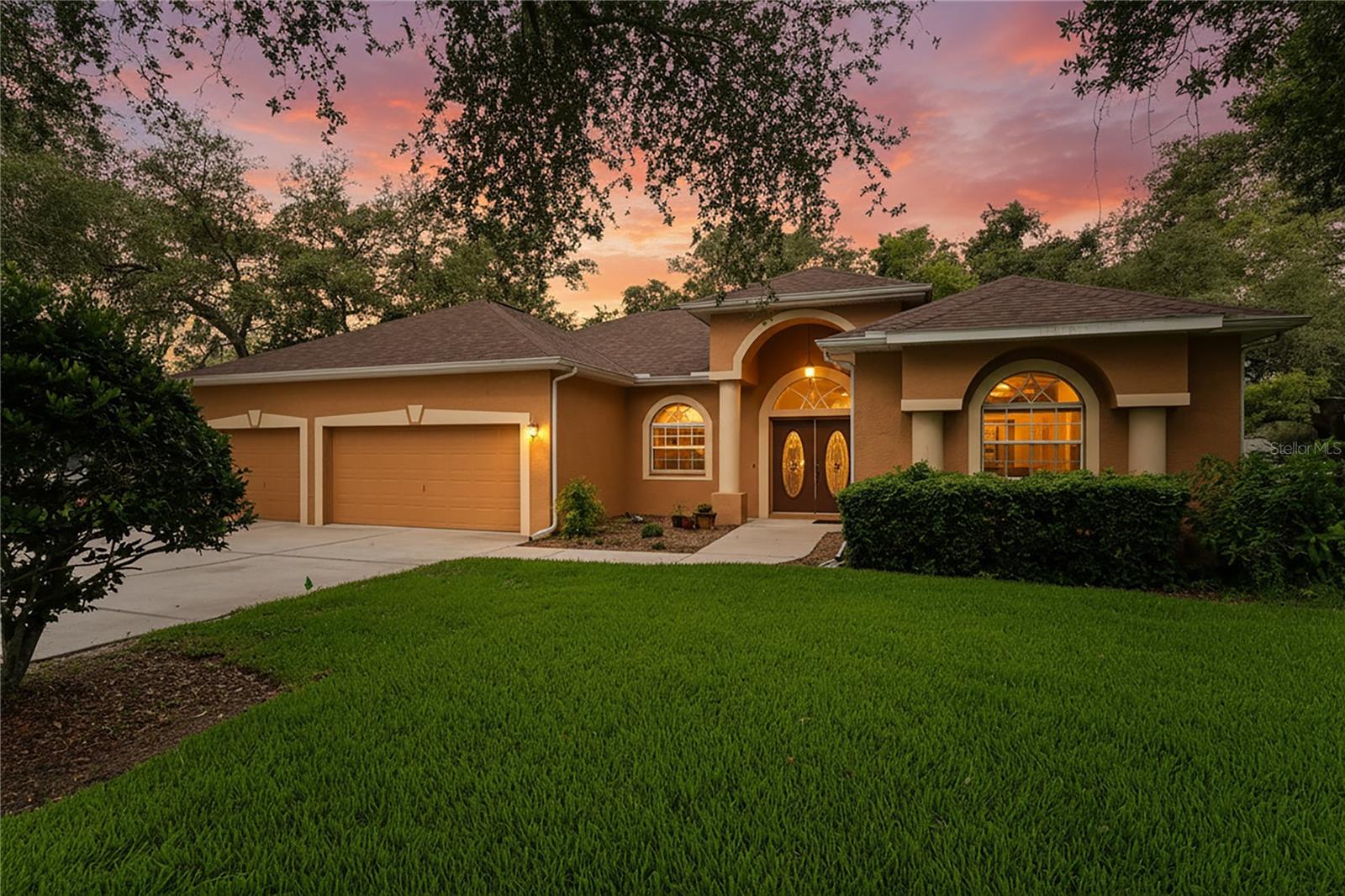AUTUMN OAKS - Residential