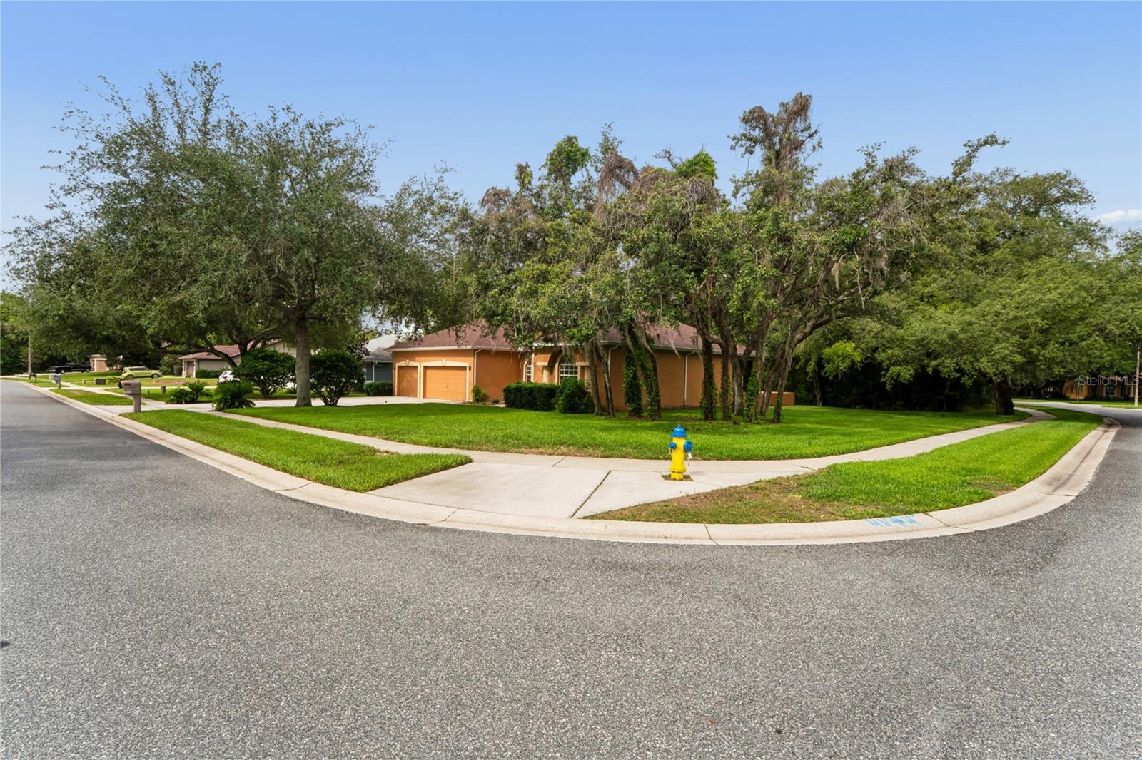 AUTUMN OAKS - Residential