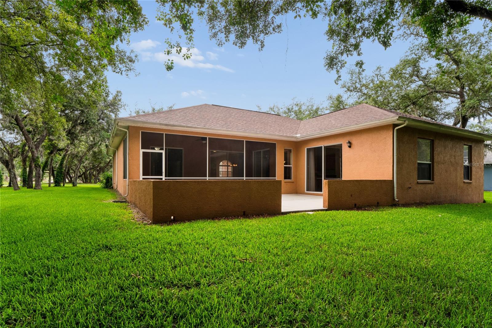 AUTUMN OAKS - Residential