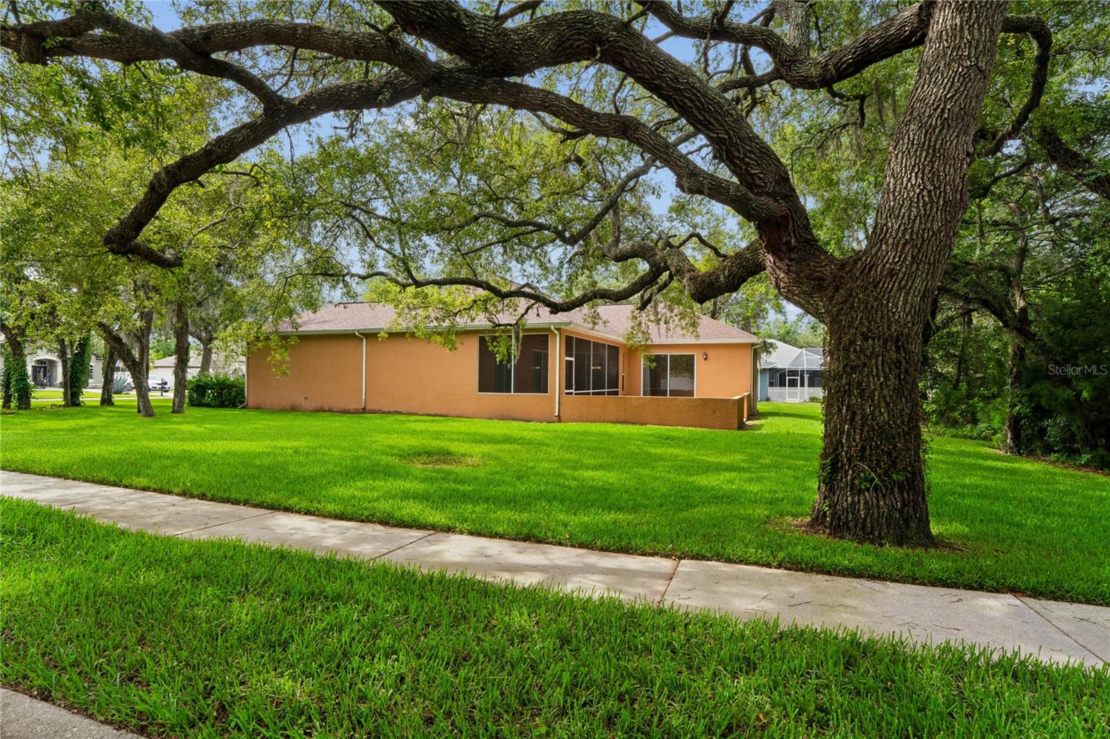 AUTUMN OAKS - Residential