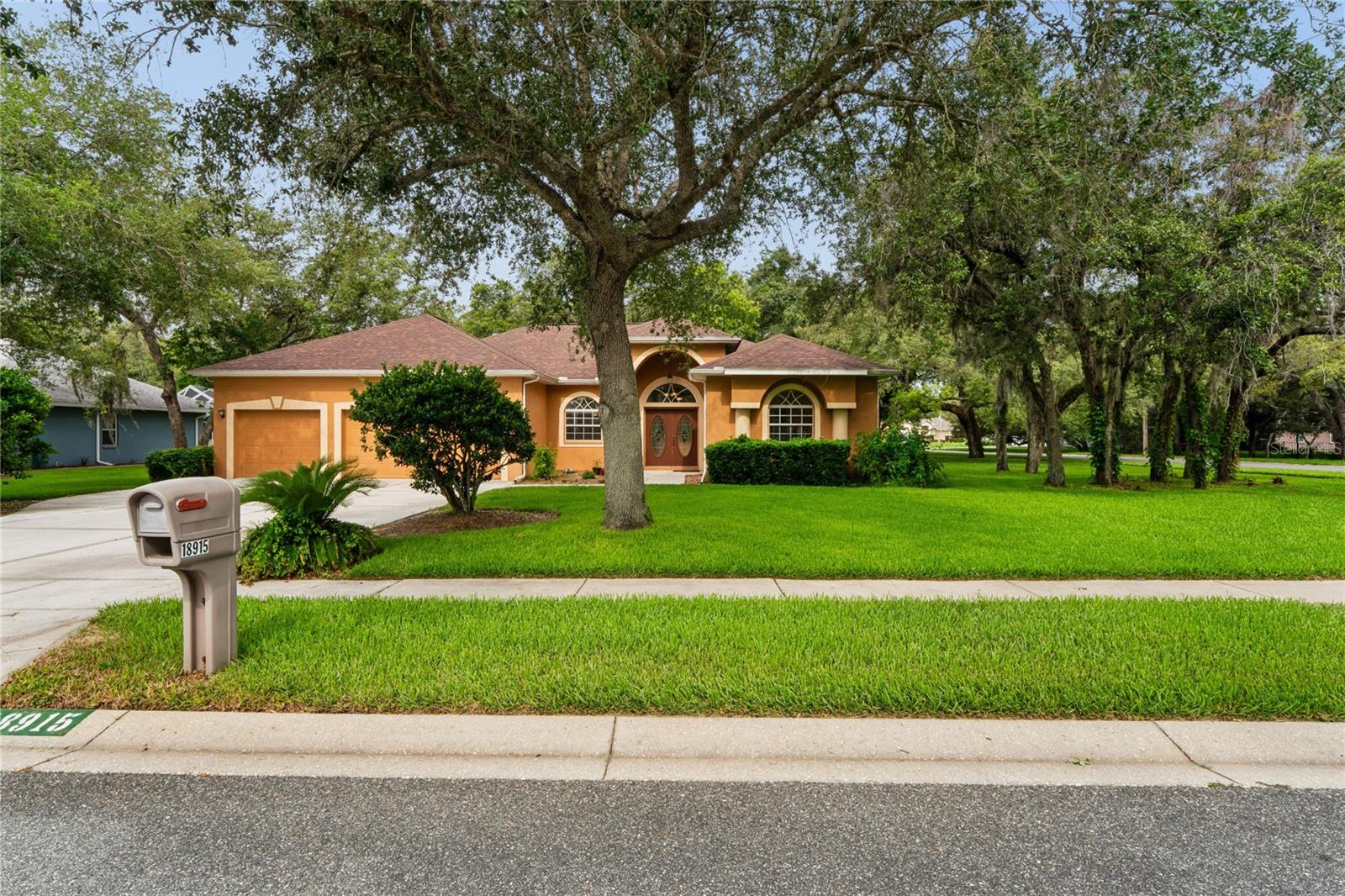AUTUMN OAKS - Residential