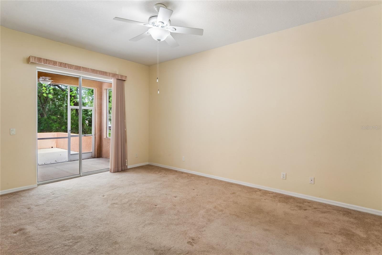 AUTUMN OAKS - Residential