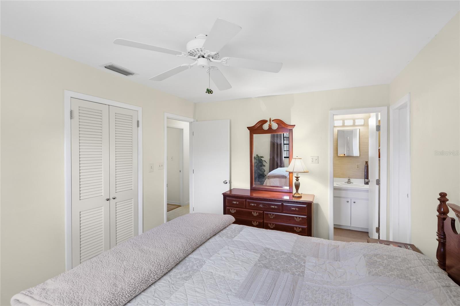 SARASOTA VENICE CO 09 37 18 - Residential