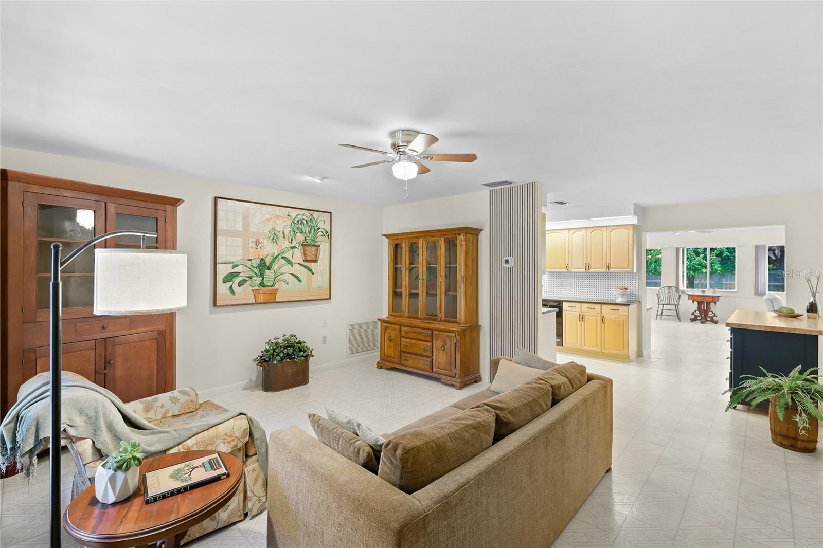 SARASOTA VENICE CO 09 37 18 - Residential