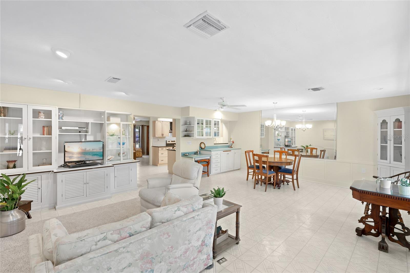 SARASOTA VENICE CO 09 37 18 - Residential