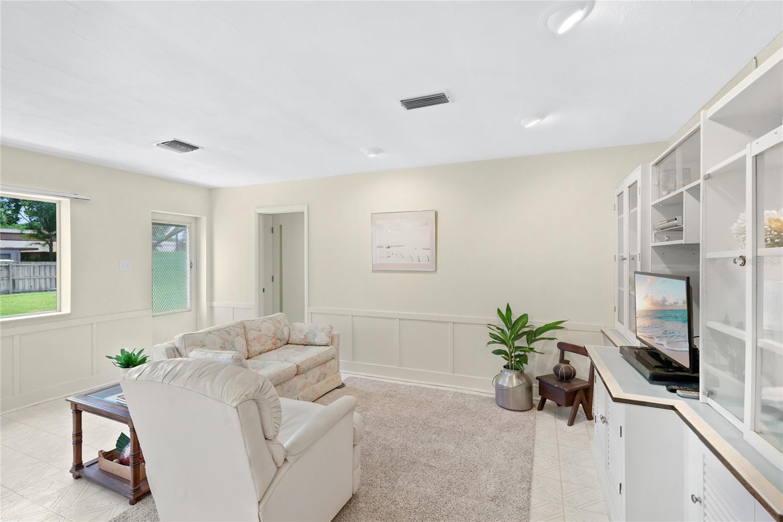 SARASOTA VENICE CO 09 37 18 - Residential