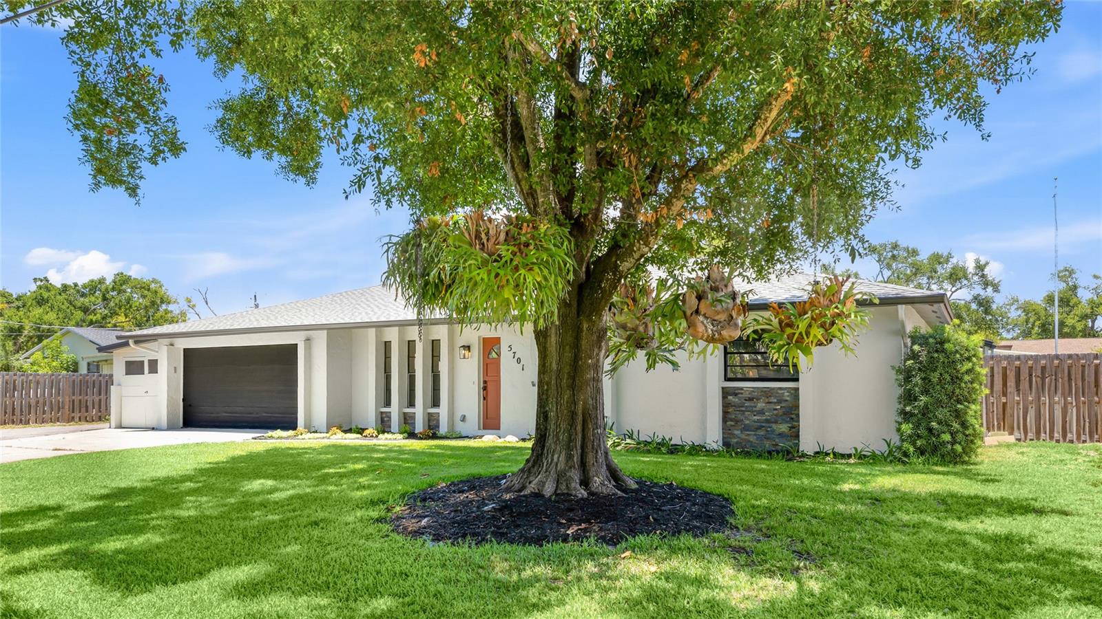 SARASOTA VENICE CO 09 37 18 - Residential