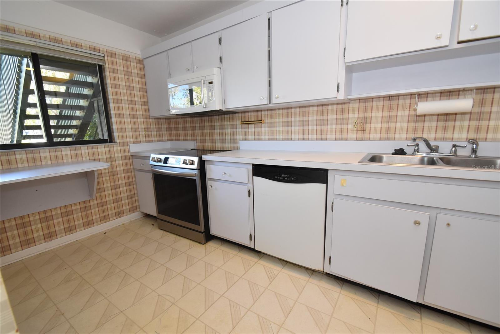 PELICAN COVE IV - Residential