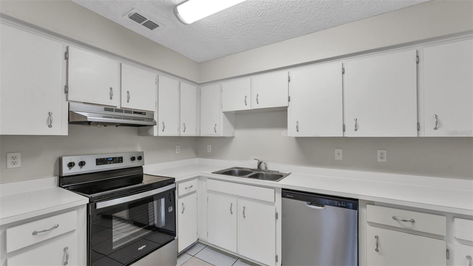 VILLAGE PLACE - Residential