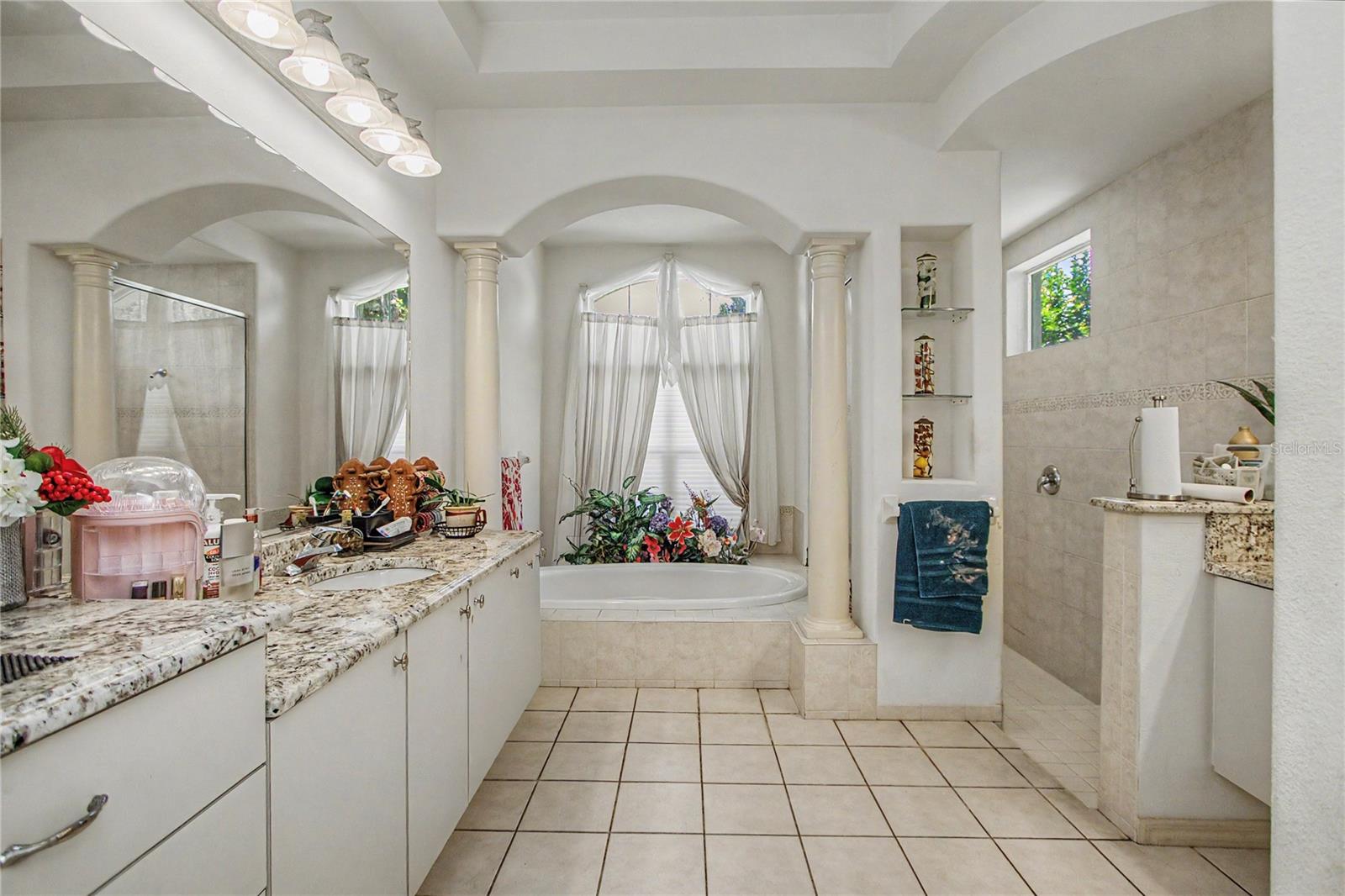 LAUREL WOOD - Residential