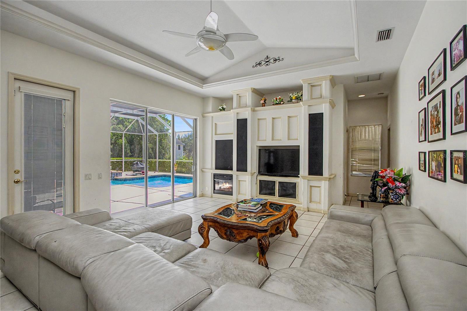 LAUREL WOOD - Residential