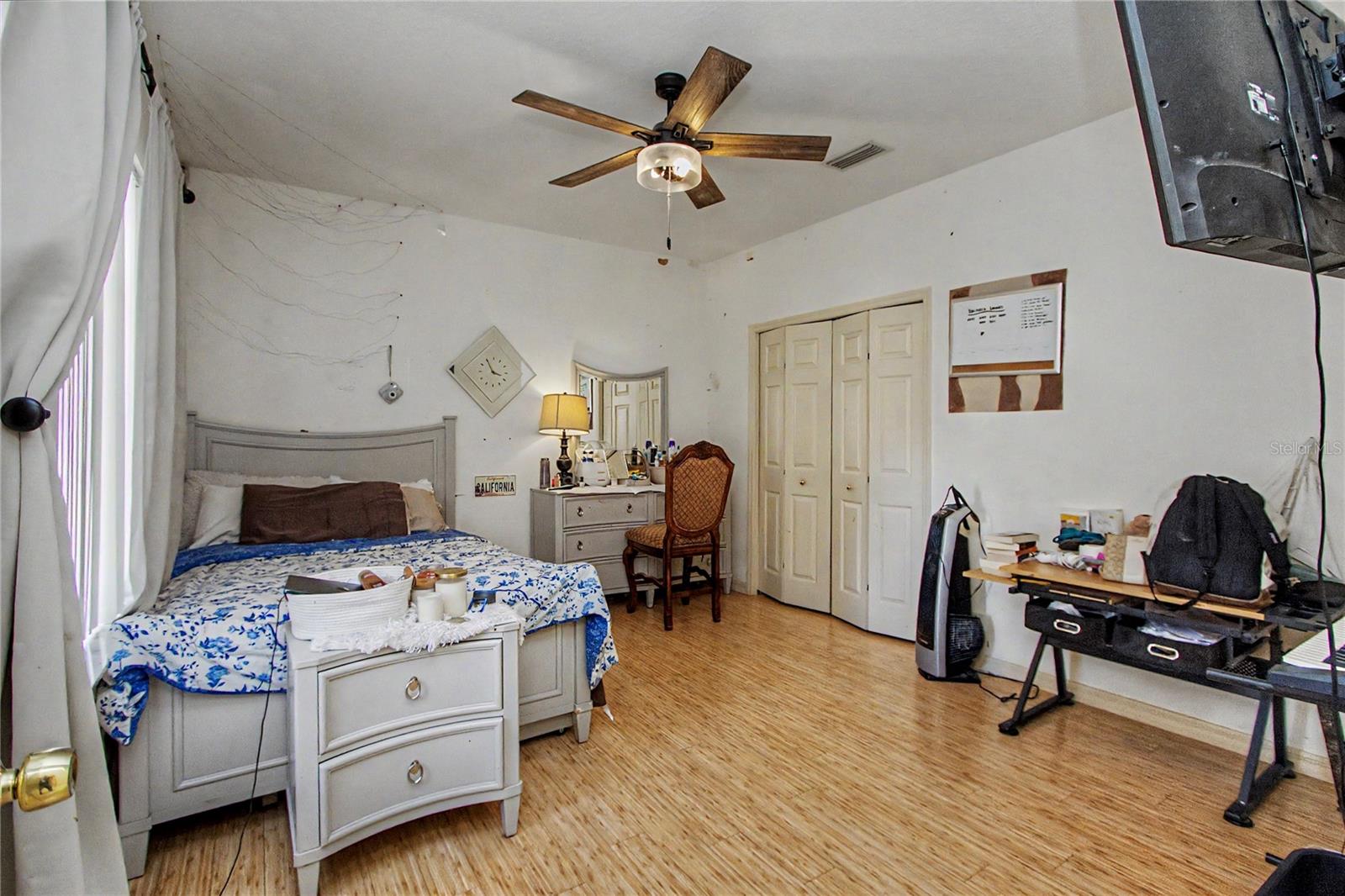 LAUREL WOOD - Residential