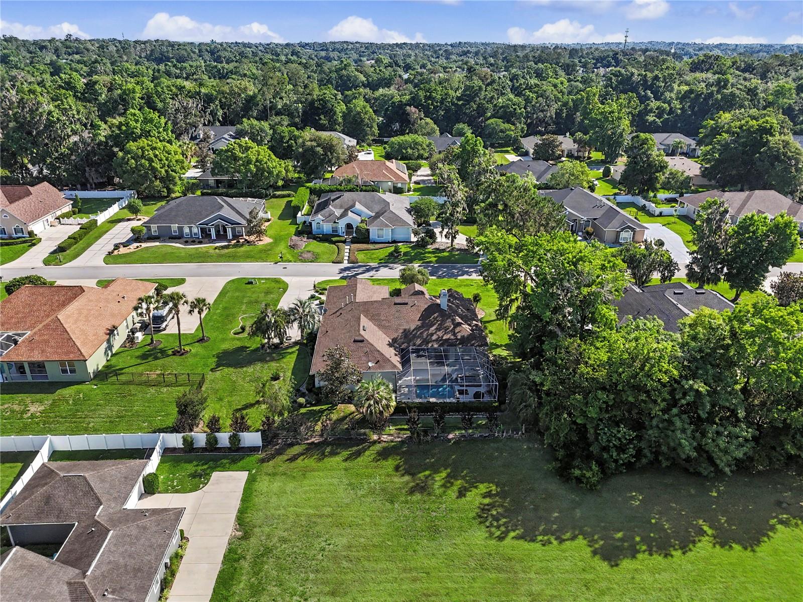 LAUREL WOOD - Residential