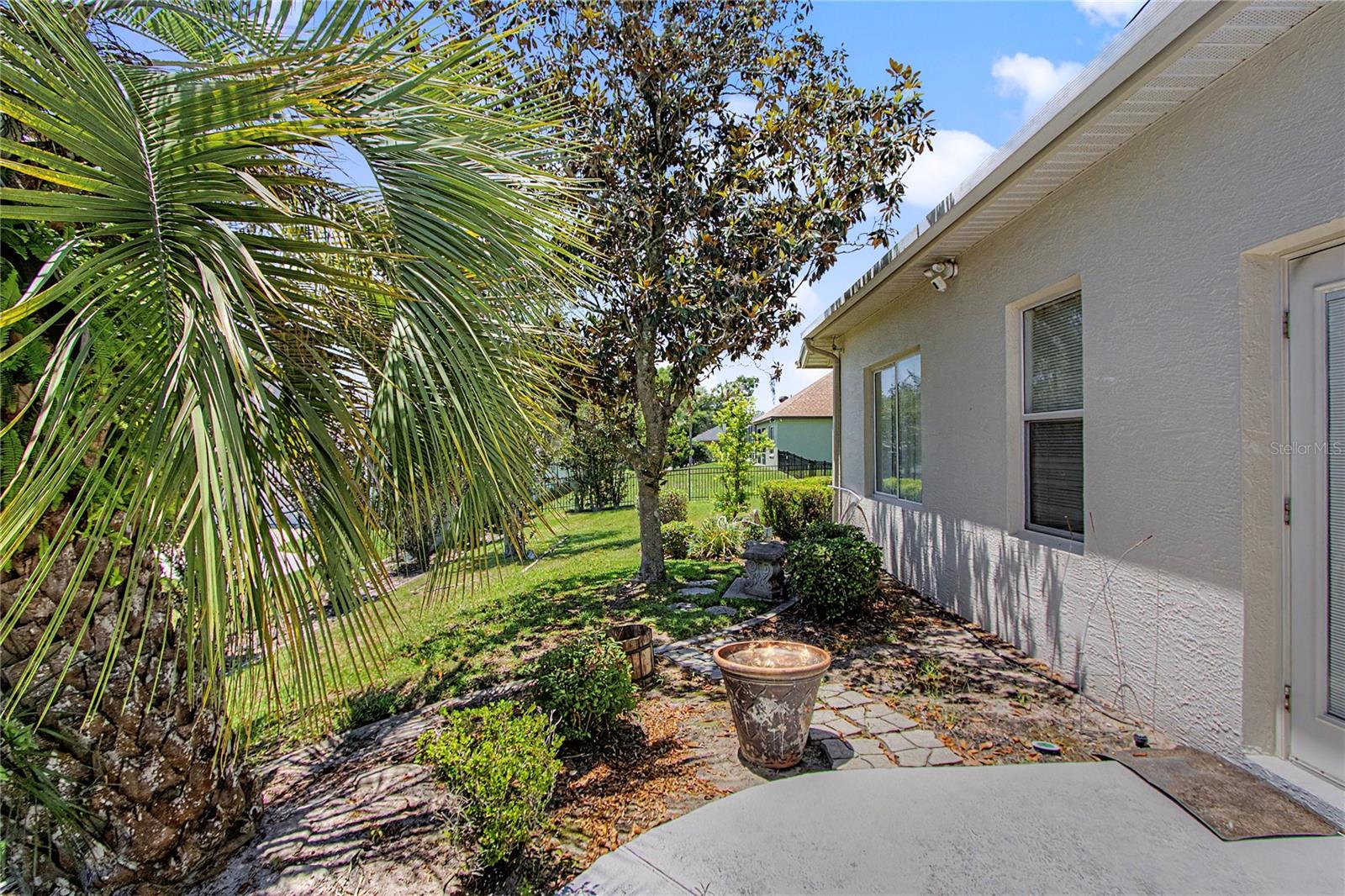 LAUREL WOOD - Residential