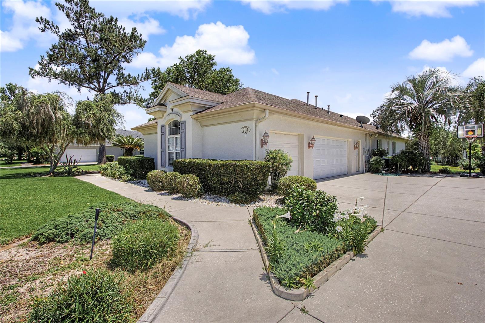 LAUREL WOOD - Residential