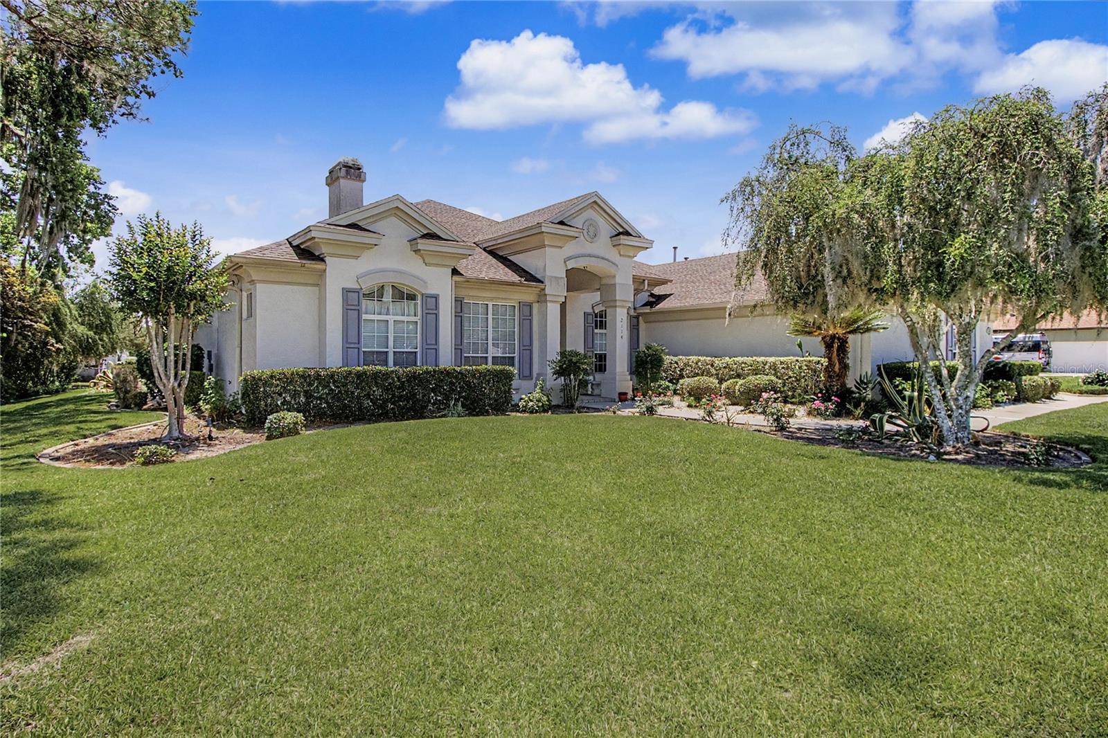 LAUREL WOOD - Residential